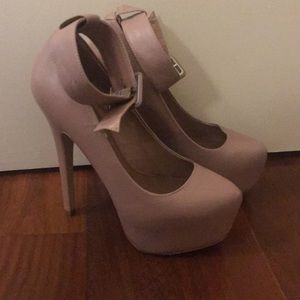Steve Madden Shoes - Blush Leather Heels Steve Madden Shoes - Blush Leather Heels